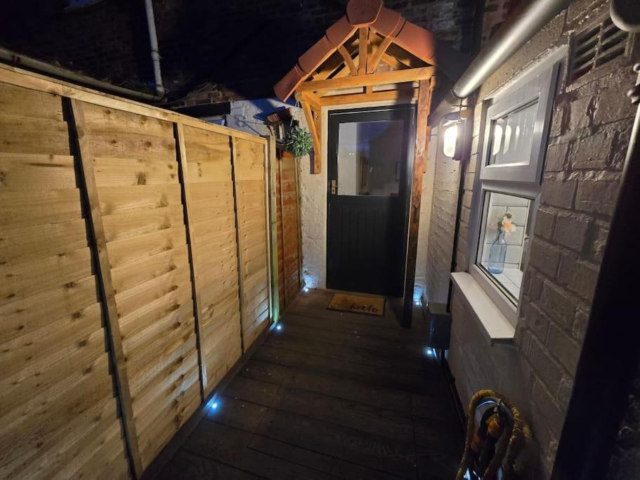 Free Parking, Outdoor Decking - Flanders Holiday home
