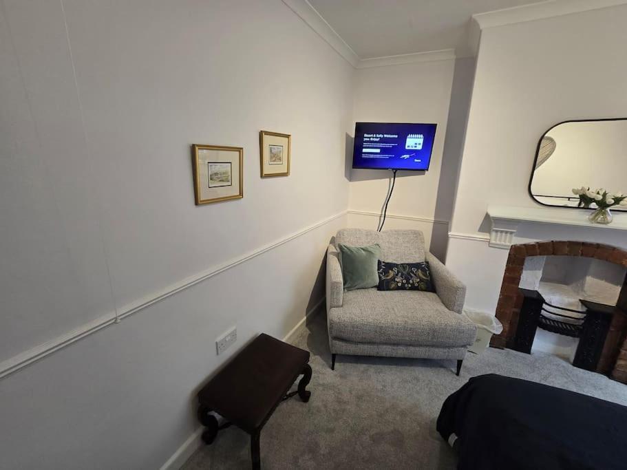 Free Parking, Outdoor Decking - Flanders Holiday home Beverley