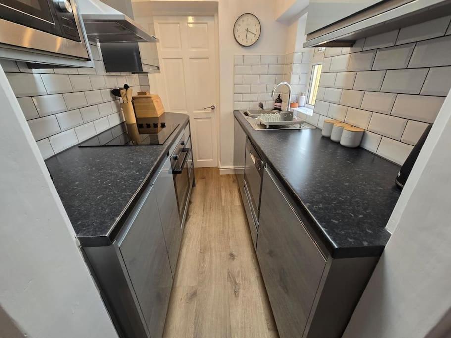 Free Parking, Outdoor Decking - Flanders Beverley