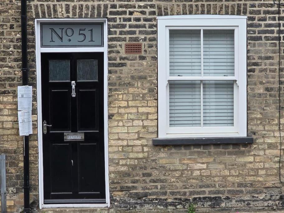 Free Parking, Outdoor Decking - Flanders Holiday home Beverley