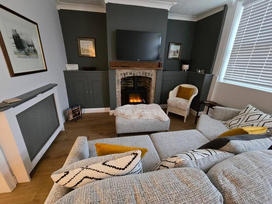 Free Parking, Outdoor Decking - Flanders Beverley